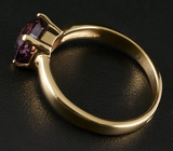Кольцо с пурпурно-розовой шпинелью Золото