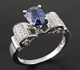 Кольцо с чистейшей синей шпинелью и бриллиантами