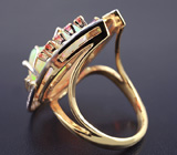 Кольцо с фантастическим эфиопским опалом, сапфирами и бриллиантами Золото