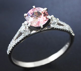 Кольцо с оранжево-розовым сапфиром и бриллиантами