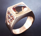 Перстень с солнечным камнем авторской огранки и андалузитами Золото