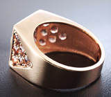Перстень с солнечным камнем авторской огранки и андалузитами Золото