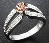 Кольцо с розово-оранжевым сапфиром и бриллиантами Золото