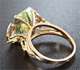 Кольцо c чистейшим зеленым бериллом Золото