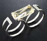 Кольцо на два пальца c солнечным камнем и бриллиантами