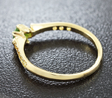 Кольцо с уральским демантоидом и сапфирами Золото