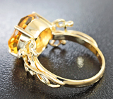 Кольцо с цитрином авторской огранки и бесцветными цирконами Золото