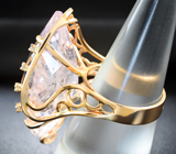 Кольцо с крупным морганитом и бриллиантами Золото