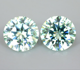 Пара чистейших пастельно-зеленых муассанитов 1,91 карата