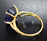 Кольцо с уникальным крупным сапфиром со сменой цвета 7,08 карата Золото