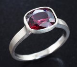 Кольцо с чистейшей пурпурно-красной шпинелью 2,07 карата