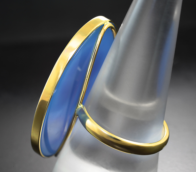 Кольцо с агатовой камеей на халцедоне 22,98 карата