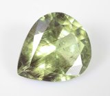 Перидот с включениями рутила 3,73 карата