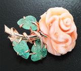 Брошь с резным кораллом 10,27 карата и уральскими изумрудами 2,74 карата