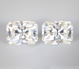 Пара бесцветных муассанитов топовой огранки 11,92 карата