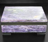 Шкатулка для украшений из сибирского чароита, серпентина и долерита