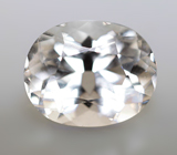 Бесцветный скаполит высокой чистоты 0,94 карата