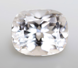 Бесцветный скаполит высокой чистоты 1,07 карата