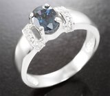 Кольцо с синей шпинелью 1,25 карата и лейкосапфирами