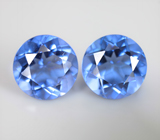 Крупная пара флюоритов высокой чистоты со сменой цвета 12,09 карата