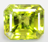 Яркий перидот с включениями рутила 5,54 карата