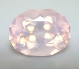 Чистейший крупный розовый кварц эффектной огранки 15,48 карата