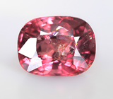 «Неоновая» пурпурно-розовая шпинель 1,15 карата