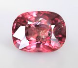 «Неоновая» пурпурно-розовая шпинель 1,15 карата