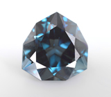 Чистейший синий London топаз авторской огранки 5,54 карата