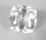 Чистейший бесцветный скаполит 7,81 карата