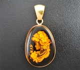 Кулон с резным янтарем 9,08 карата