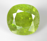 Крупный травянисто-зеленый перидот 10,18 карата