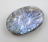 Крупный резной лабрадорит 64,61 карата