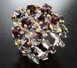 Кольцо с кристаллами рубиновой шпинели 6,35 и разноцветными сапфирами