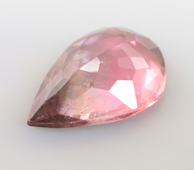 Полихромный турмалин 1,25 карата