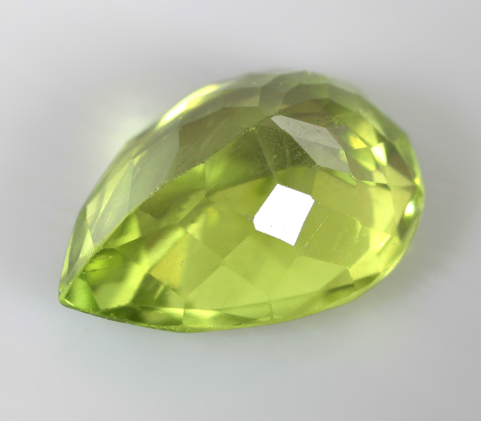 Перидот 2,65 карата