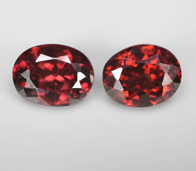 Пара красных шпинелей 3,7 карата