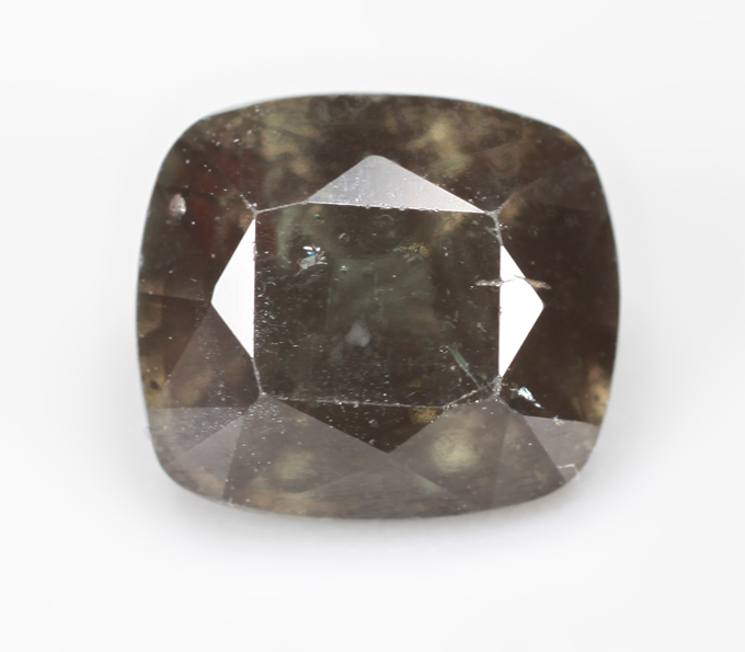 Желтовато-зеленый гранат со сменой цвета 1,79 карата