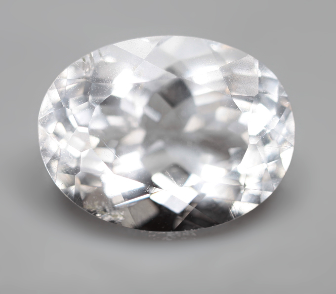 Редкий поллуцит 4,61 карата