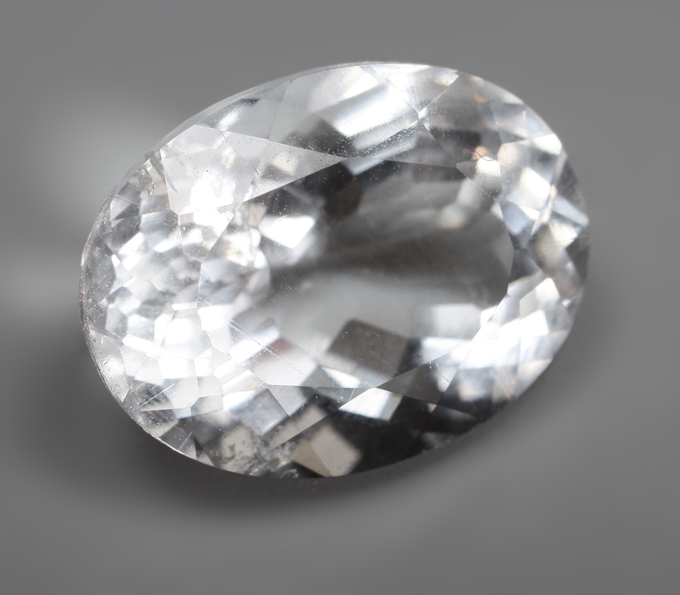 Редкий поллуцит 4,61 карата