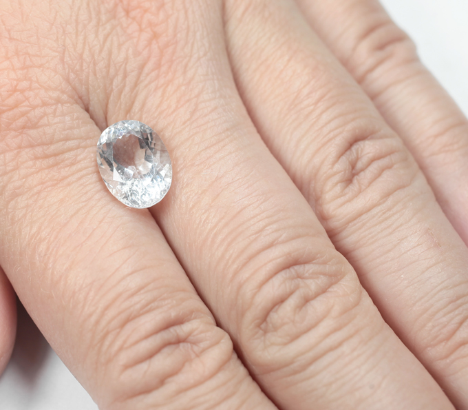 Редкий поллуцит 4,61 карата